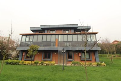 Exterior 1