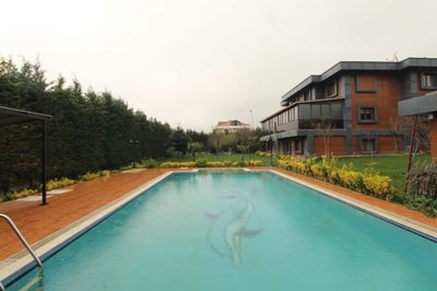 Exterior 10