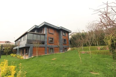 Exterior 12