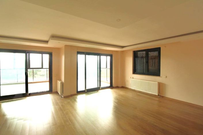 Image No.16-Maison / Villa de 10 chambres à vendre à Büyükçekmece