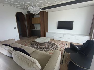 Interior 6