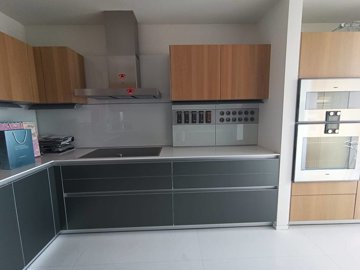 Interior 9