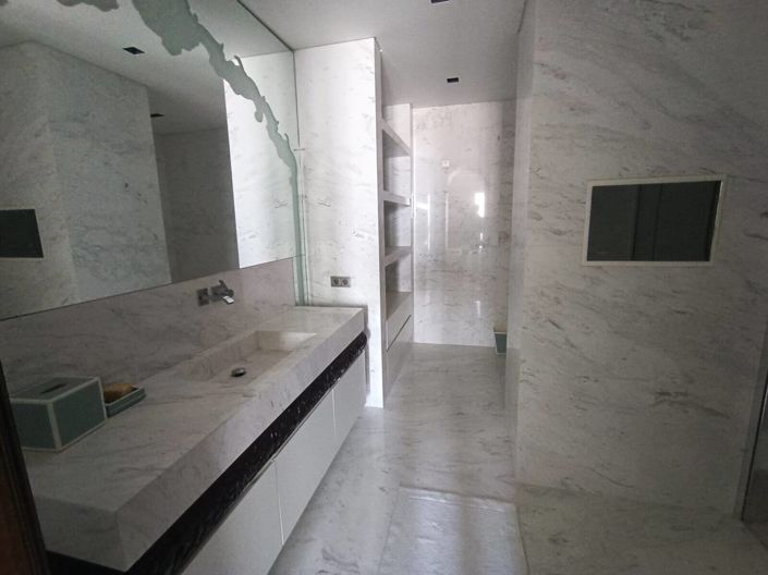 Image No.17-6 Bed Apartment for sale
