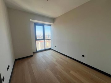 Interior 6