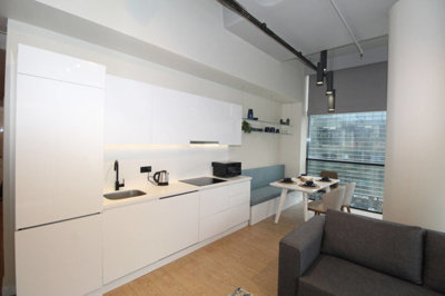 Interior 6