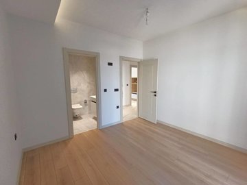 Interior 7