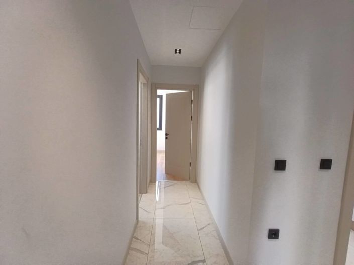 Image No.21-4 Bed Apartment for sale