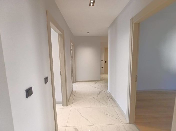 Image No.22-4 Bed Apartment for sale