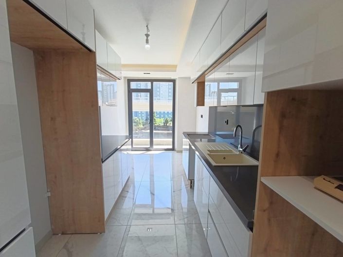 Image No.8-4 Bed Apartment for sale