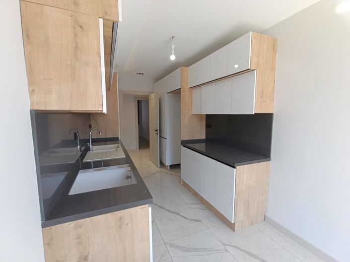 Image No.9-4 Bed Apartment for sale