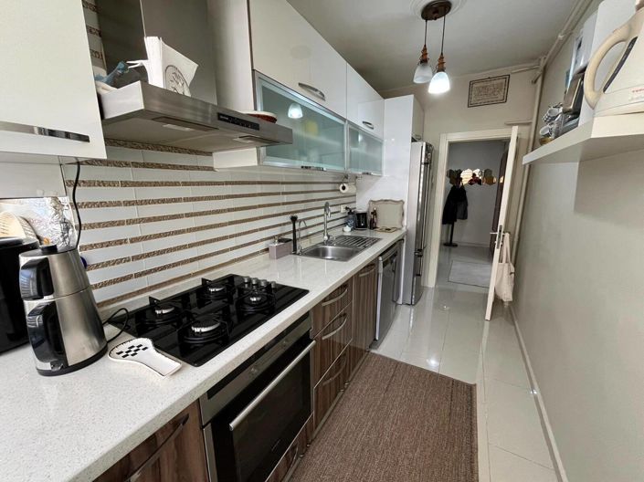 Image No.24-3 Bed Apartment for sale