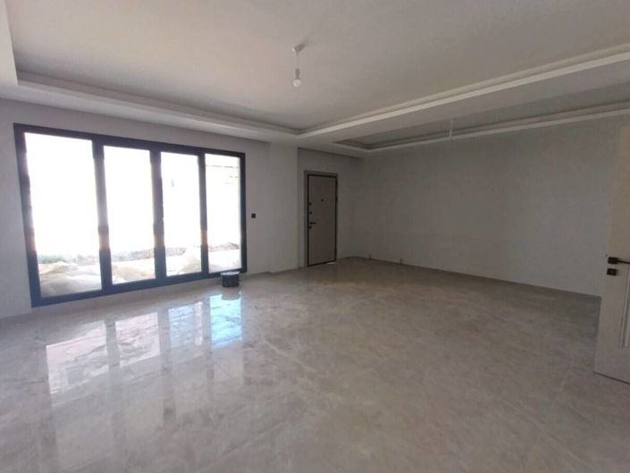 Image No.18-4 Bed House/Villa for sale