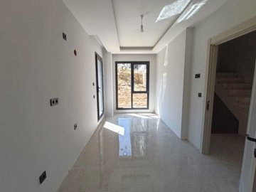 Interior 3