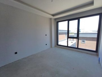 Interior 5