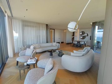 Interior 5
