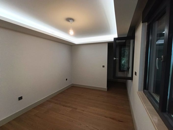 Image No.10-3 Bed Apartment for sale