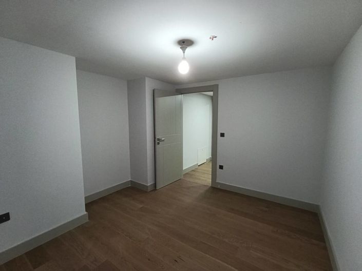 Image No.11-3 Bed Apartment for sale