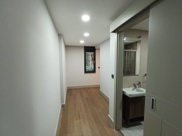 Interior 9