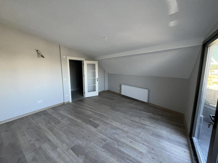Image No.10-1 Bed Apartment for sale