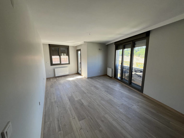 Image No.13-1 Bed Apartment for sale