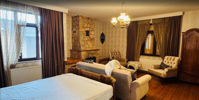 Interior 6