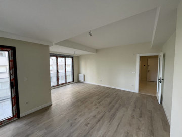 Interior 4