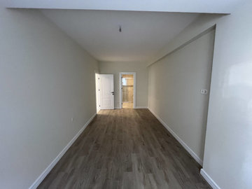 Interior 8