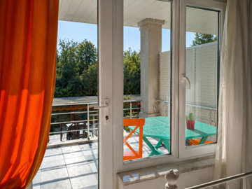 Interior 5