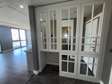Interior 5