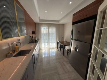 Interior 4