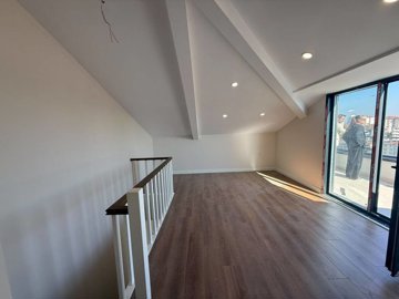 Interior 9