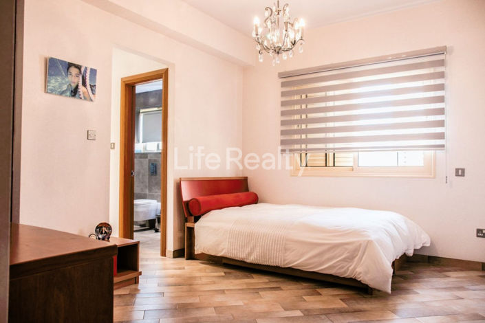 Image No.13-5 Bed House for sale