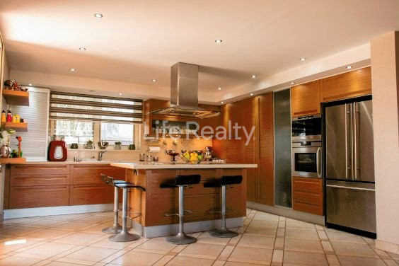 Image No.5-5 Bed House for sale