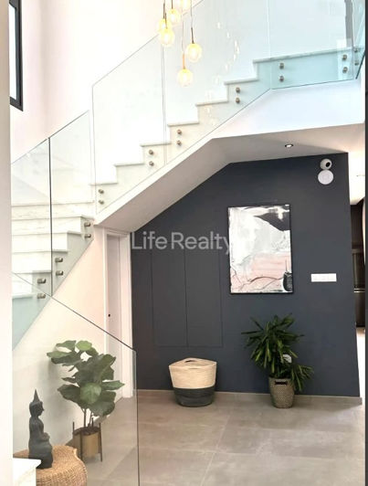 Image No.10-5 Bed House for sale