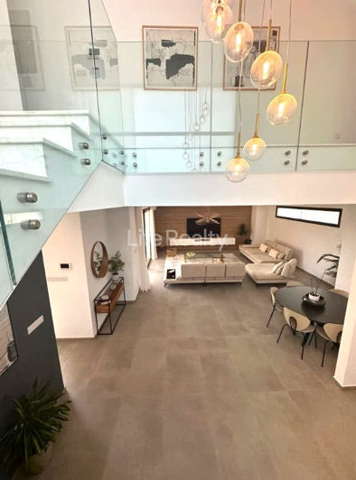 Image No.3-5 Bed House for sale