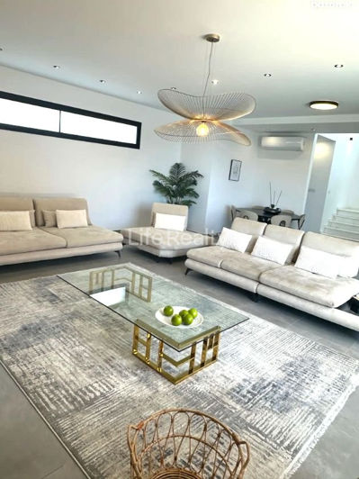 Image No.4-5 Bed House for sale