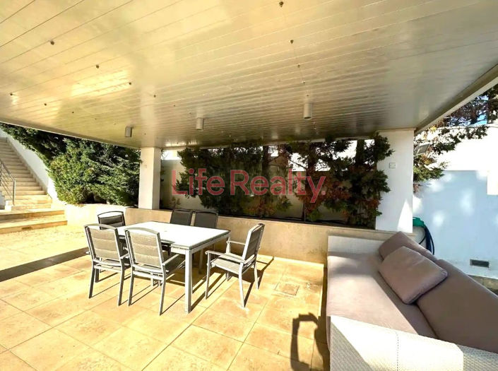 Image No.10-5 Bed House for sale