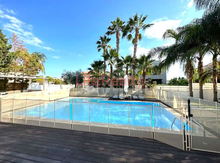 Image No.9-5 Bed House for sale