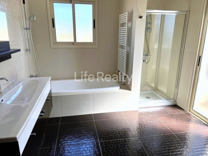 Image No.14-3 Bed House for sale