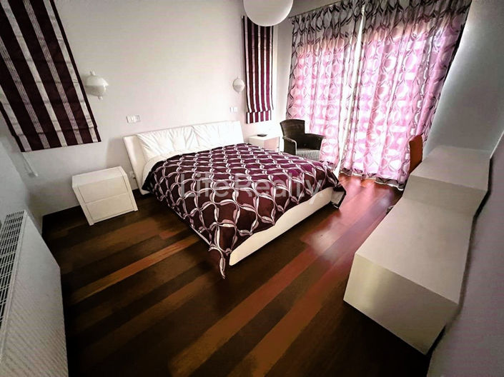 Image No.9-3 Bed House for sale