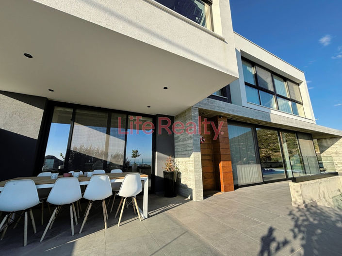 Image No.18-4 Bed House for sale