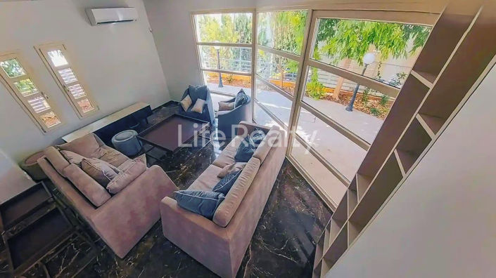 Image No.3-5 Bed House for sale