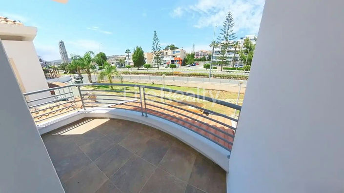 Image No.5-5 Bed House for sale