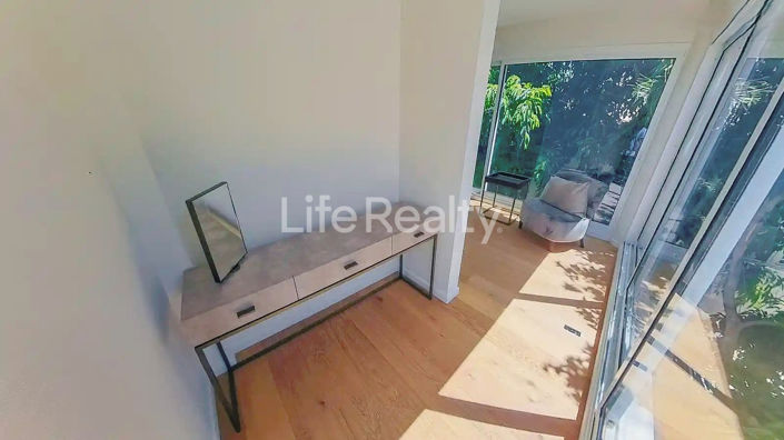 Image No.6-5 Bed House for sale