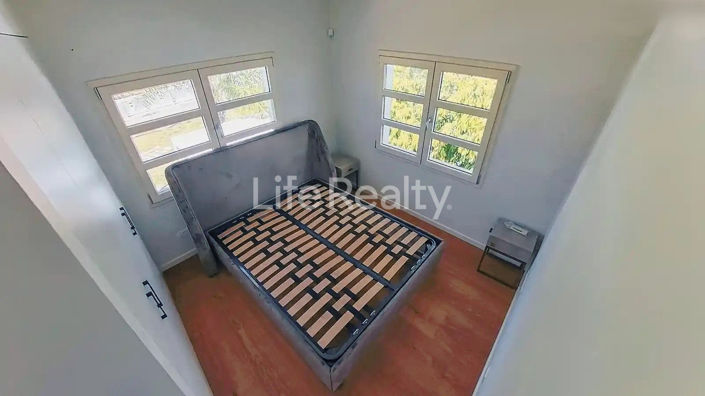 Image No.8-5 Bed House for sale