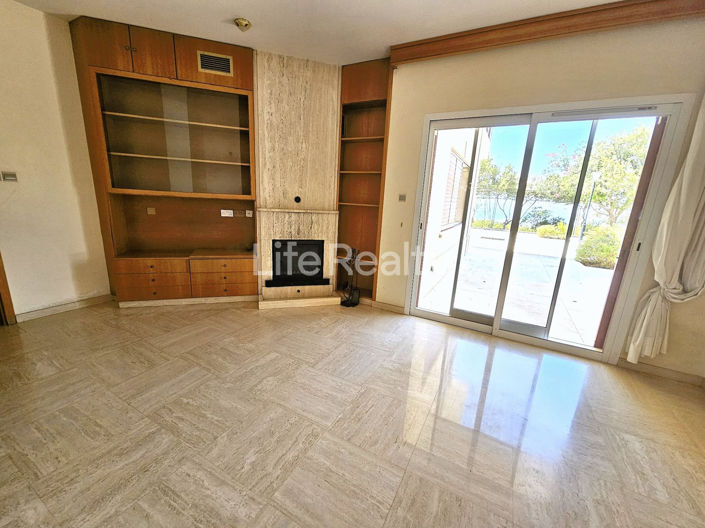 Image No.11-6 Bed House for sale