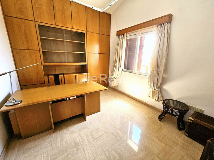 Image No.15-6 Bed House for sale