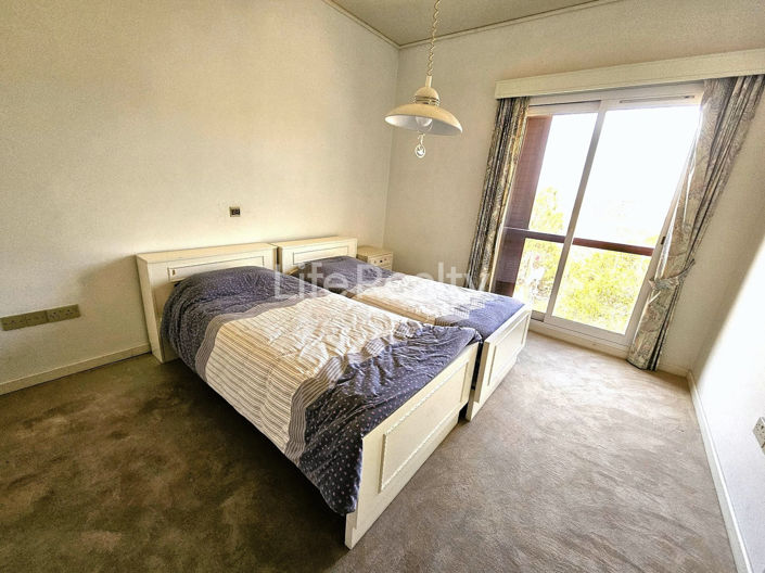 Image No.24-6 Bed House for sale