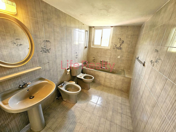 Image No.10-4 Bed House for sale