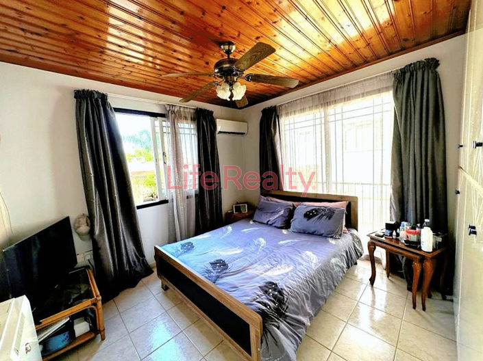Image No.11-7 Bed House for sale